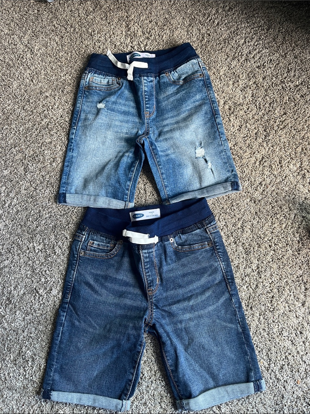 New nver worn Old Navy Blue Denim Pull-On Shorts size 8 girls.